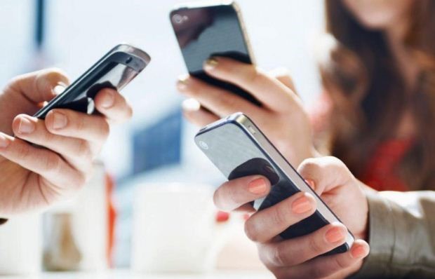 ta greeklis kai emeis oi ellines